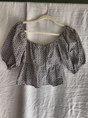 Black and White Puff Sleeve Peasant Top